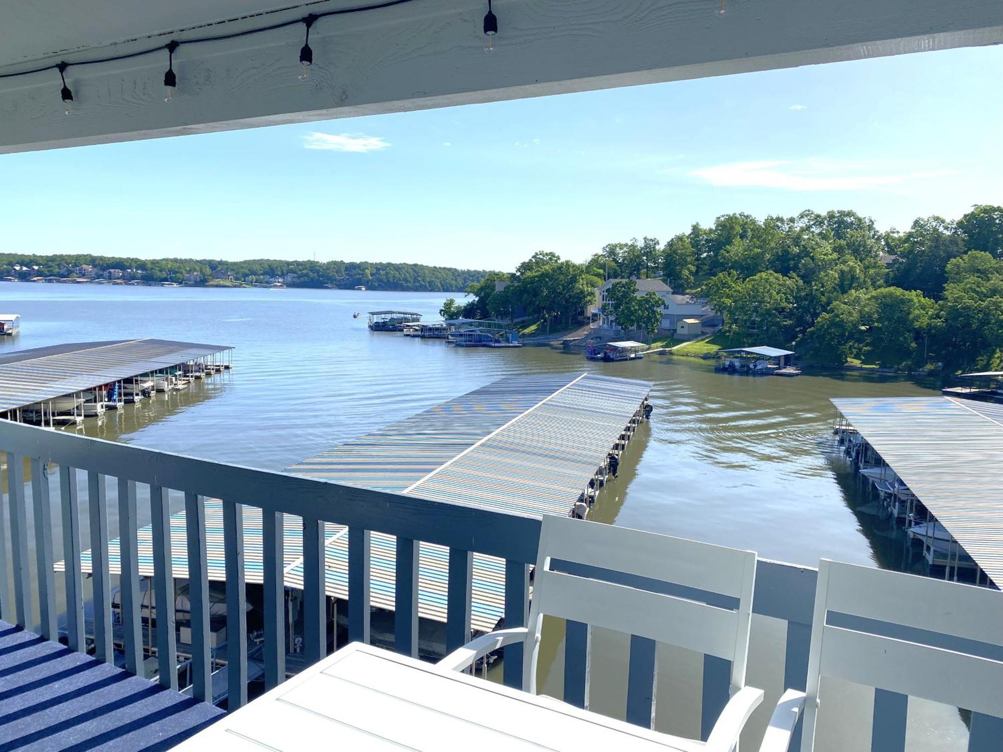 B Lakefront! Remodeled, Boat Slip, Patio Views, Pool, Boat Ramp, Wifi Osage Beach Exterior foto